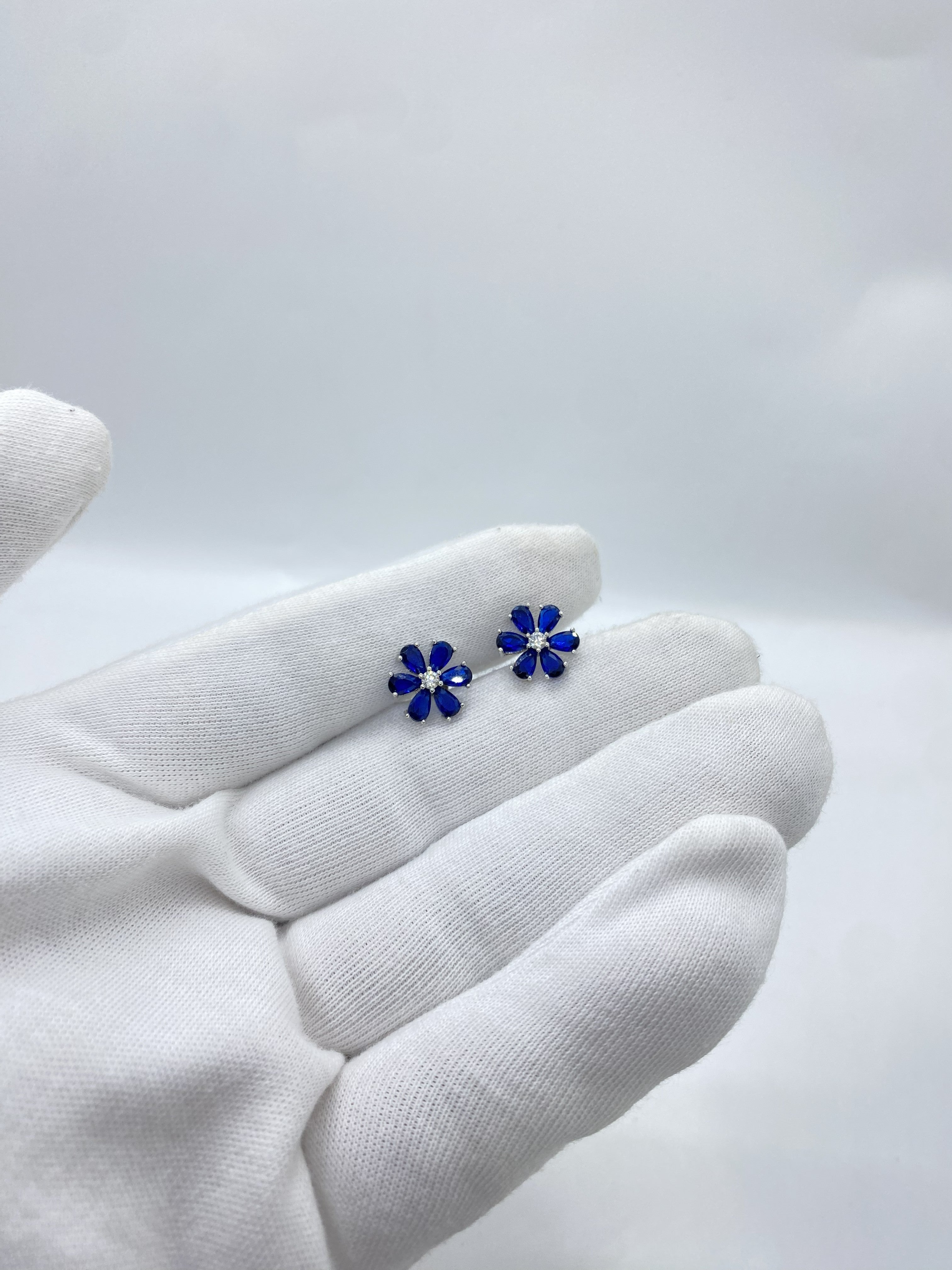 Blue six petal blue earring