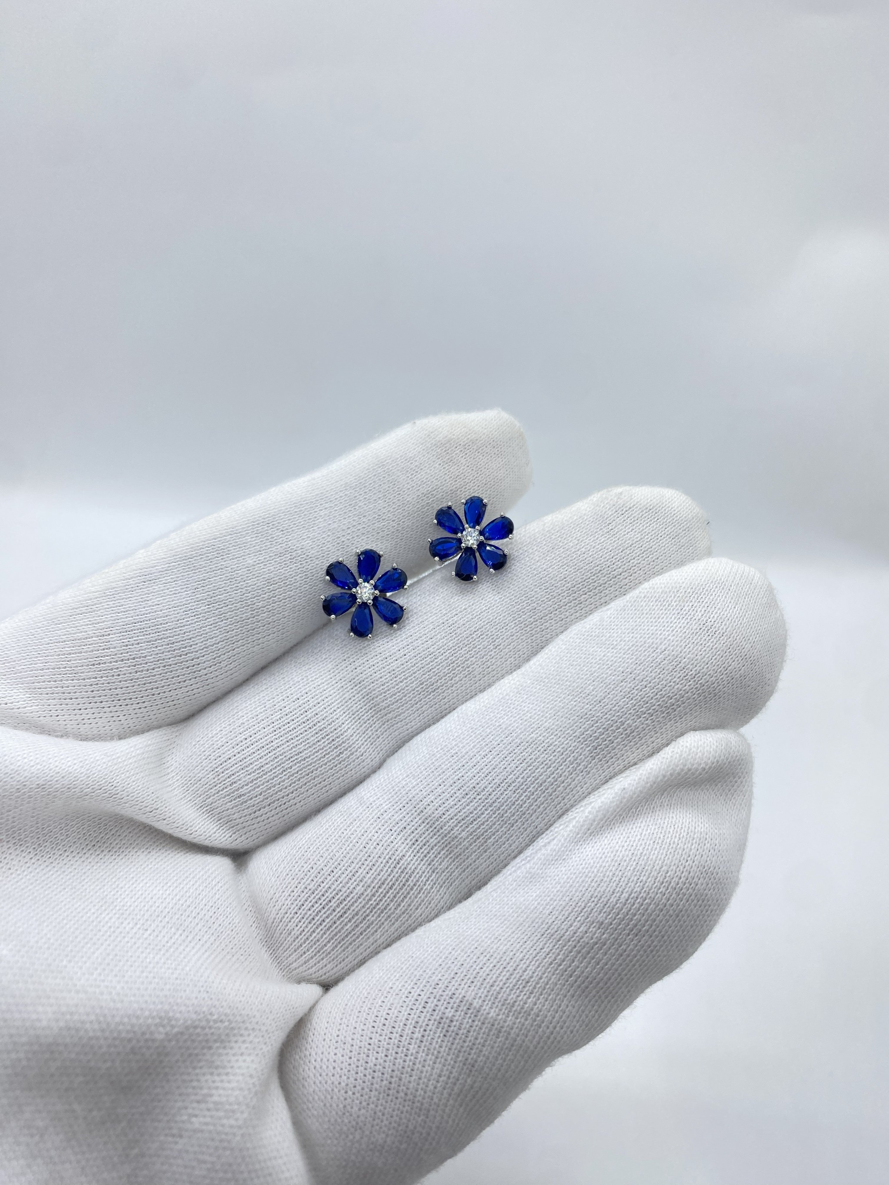 Blue six petal blue earring