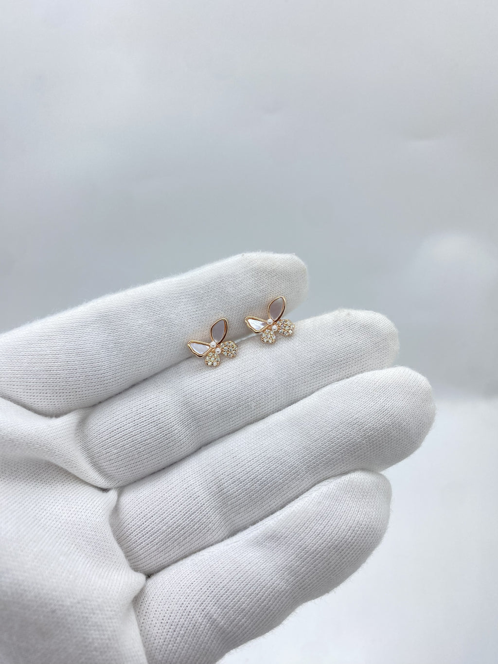 Butterfly earrings with stone in Rose silver