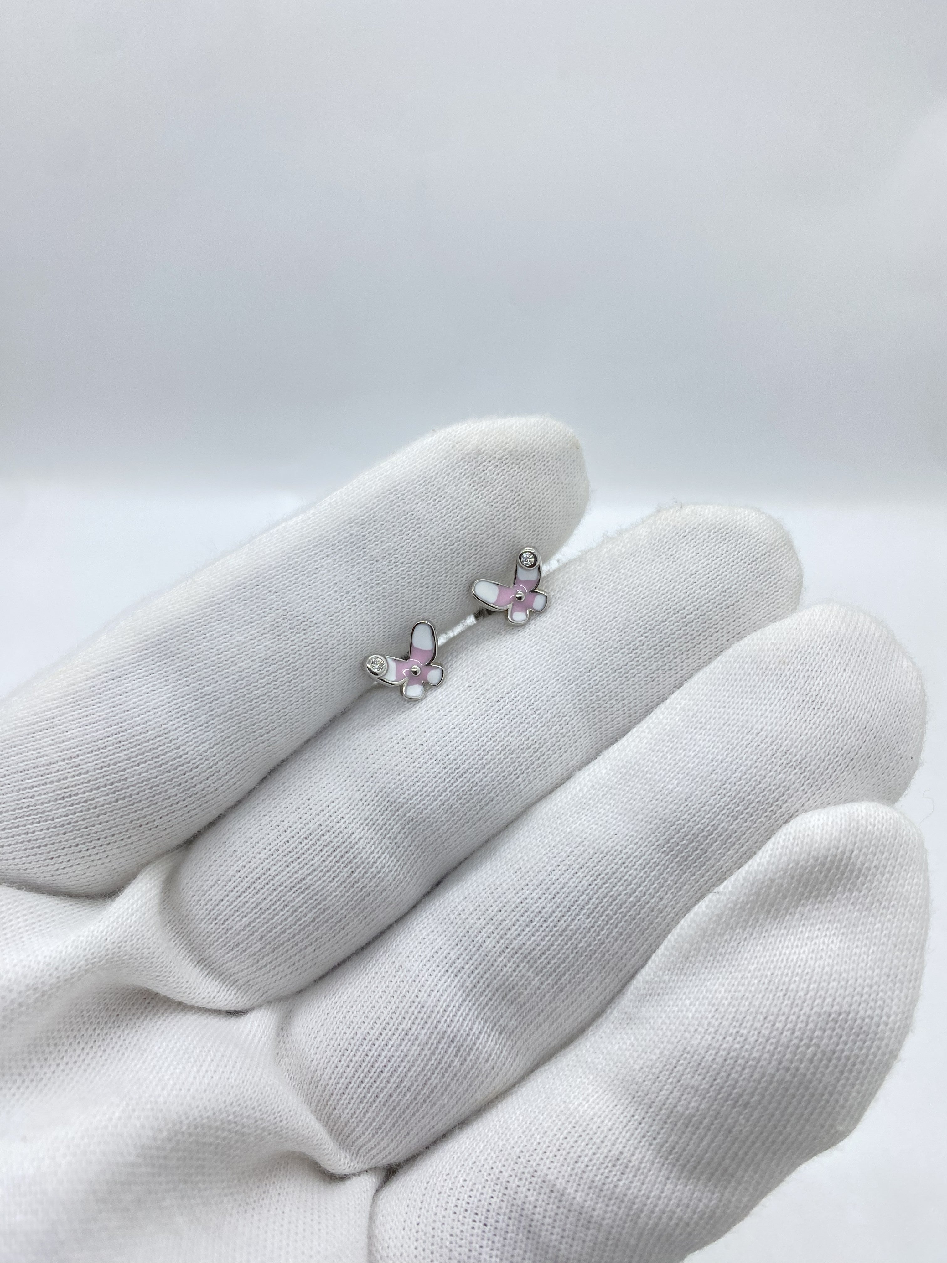 White and pink earrings