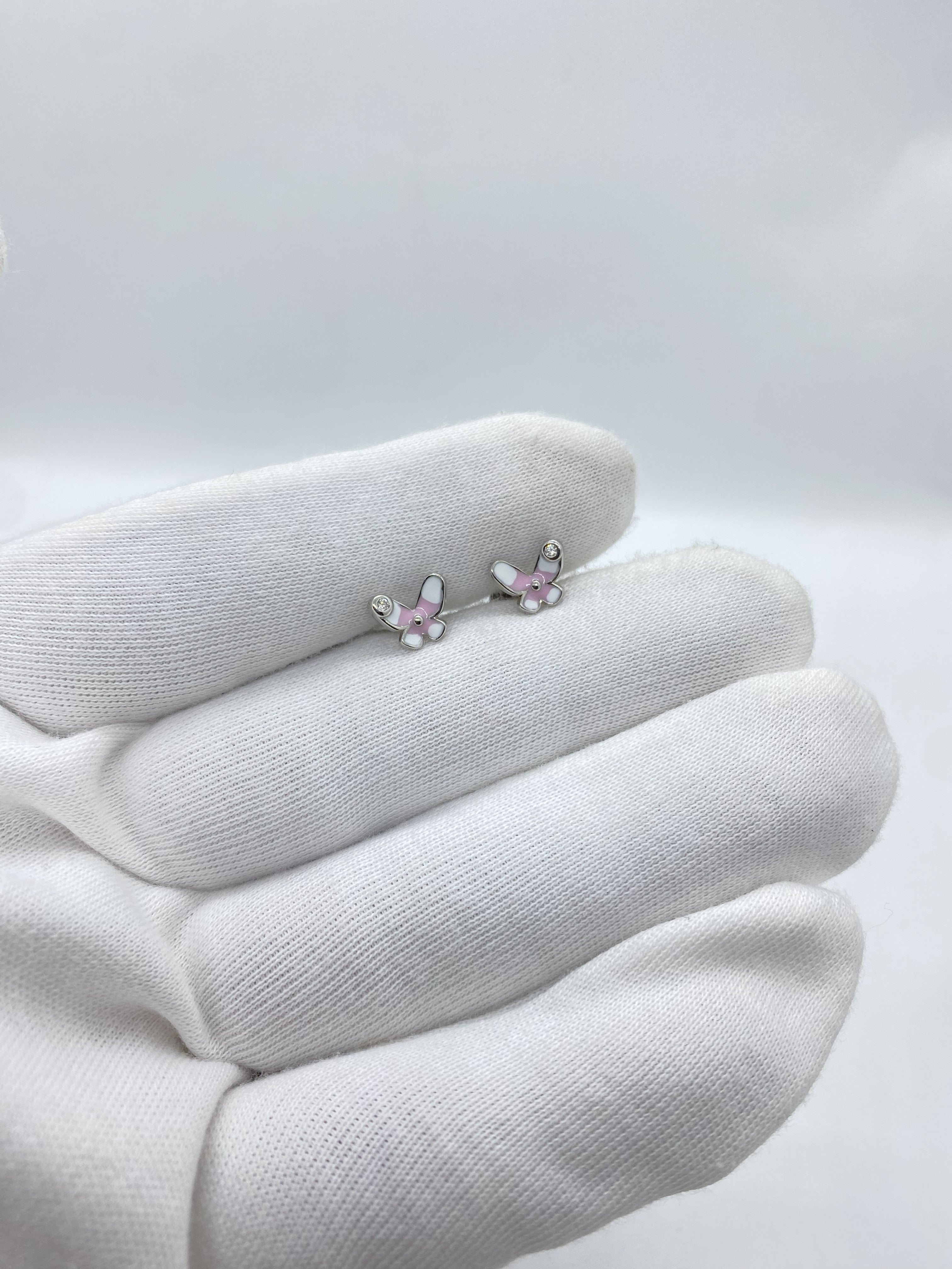 White and pink earrings