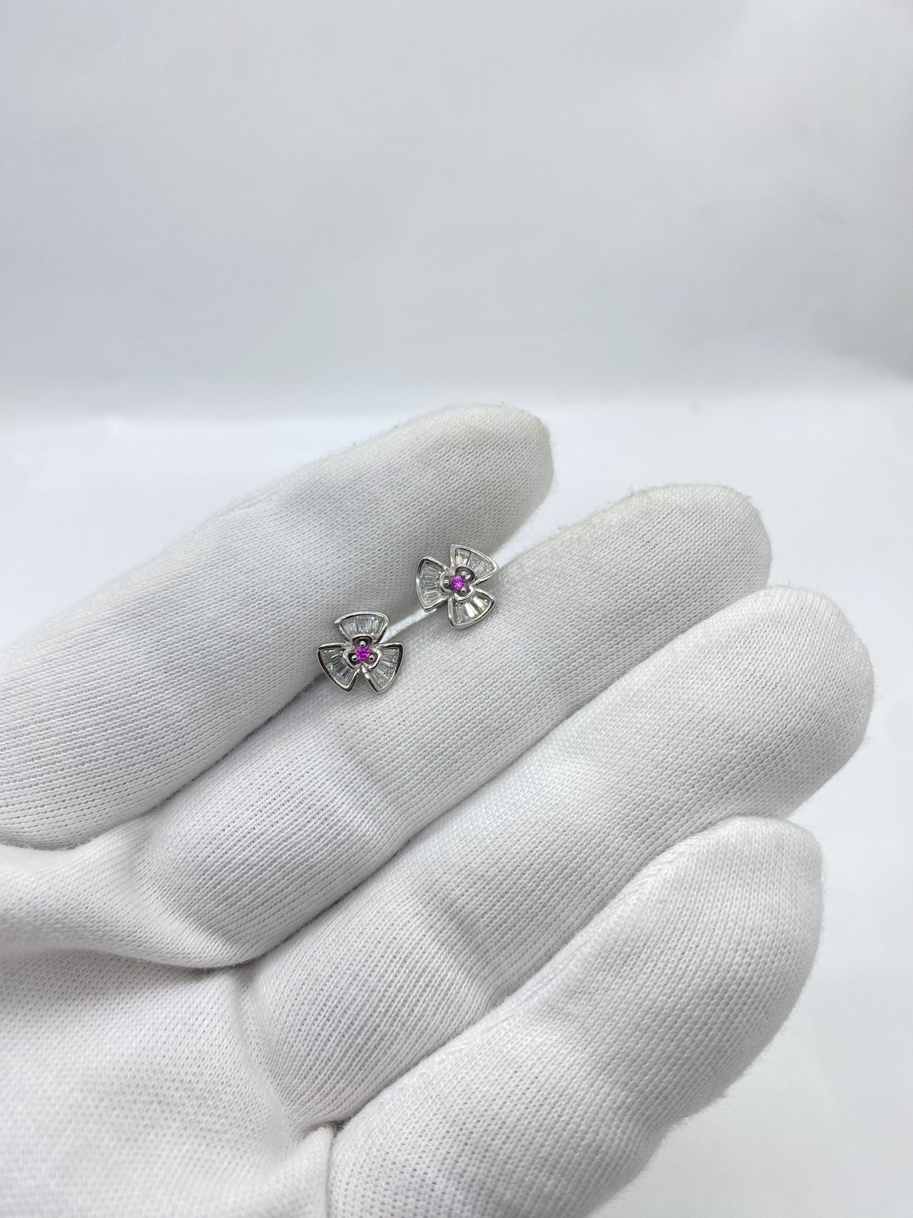 Textured petal Bar