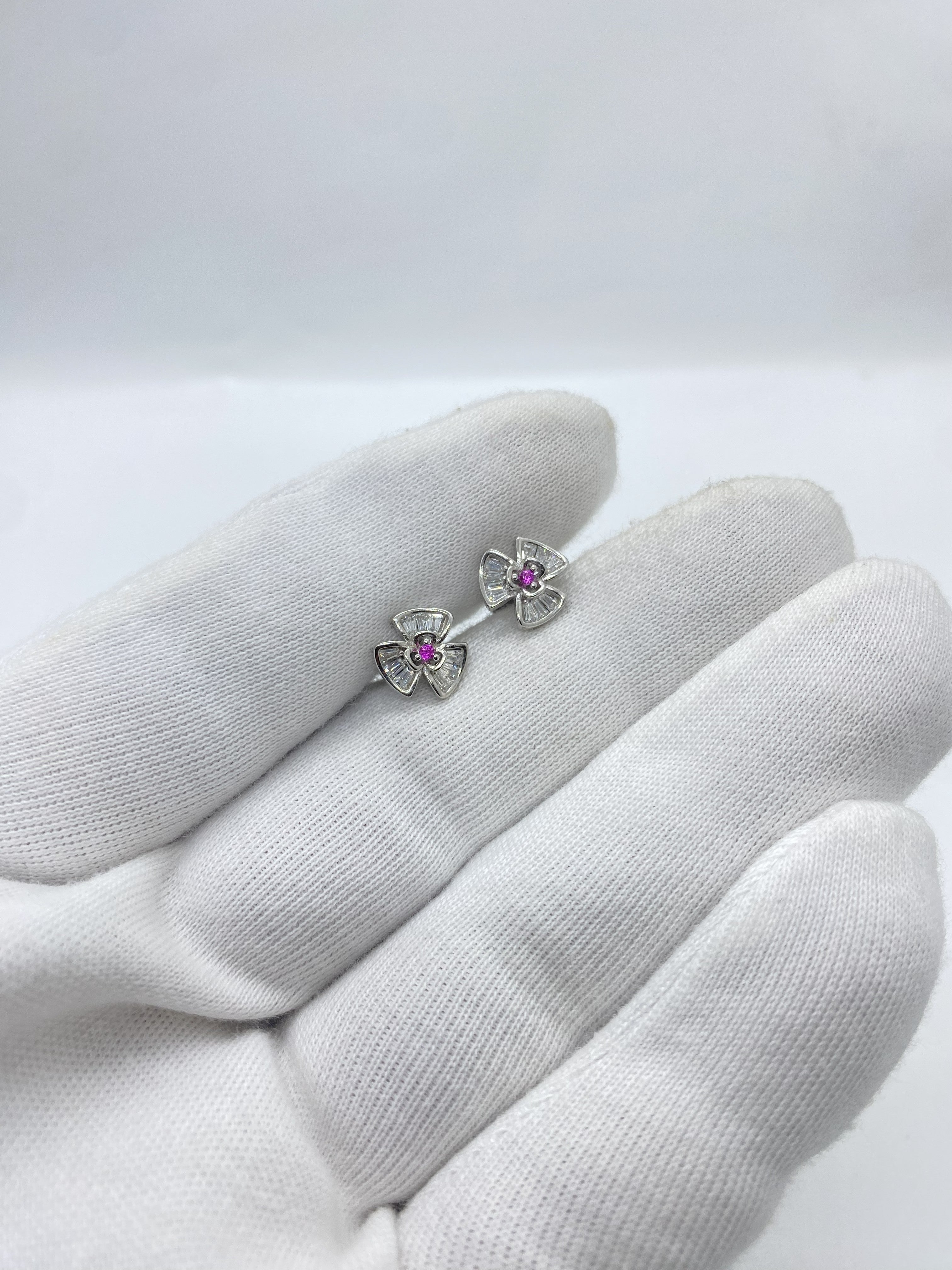 Textured petal Bar