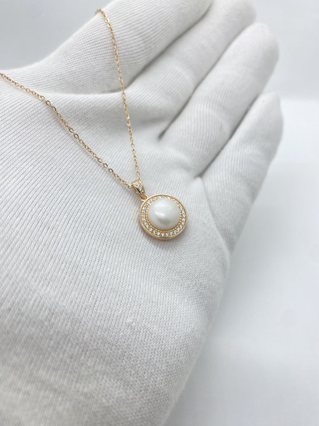 Round pearl