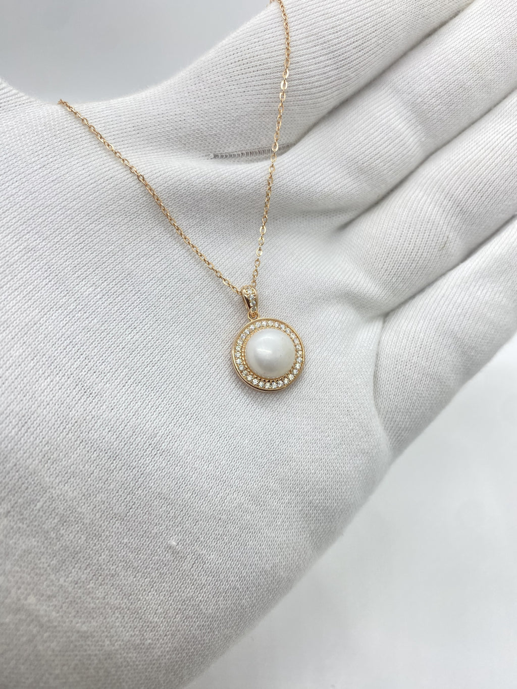 Round pearl