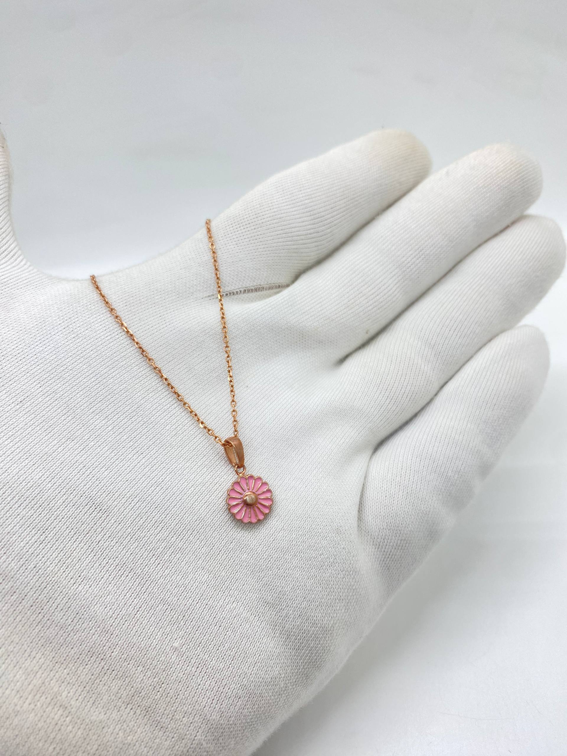 Pink Cute Daisy In Rose Silver