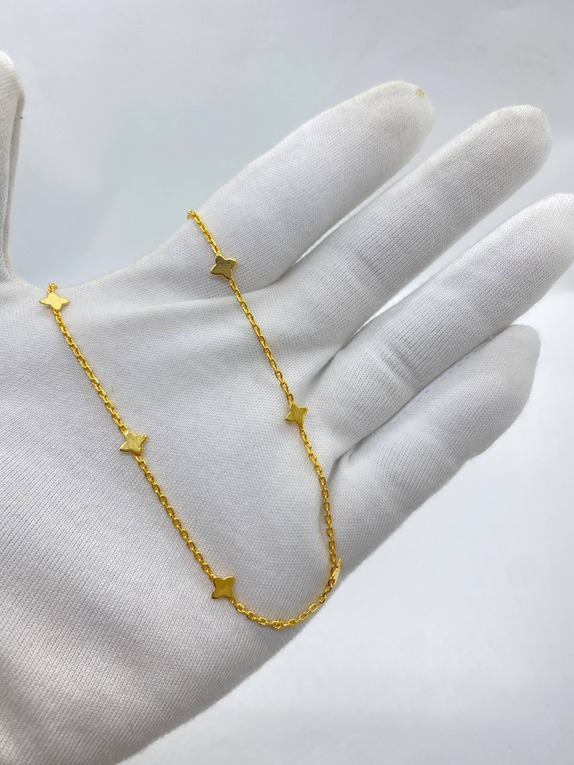Elegance Golden Necklace