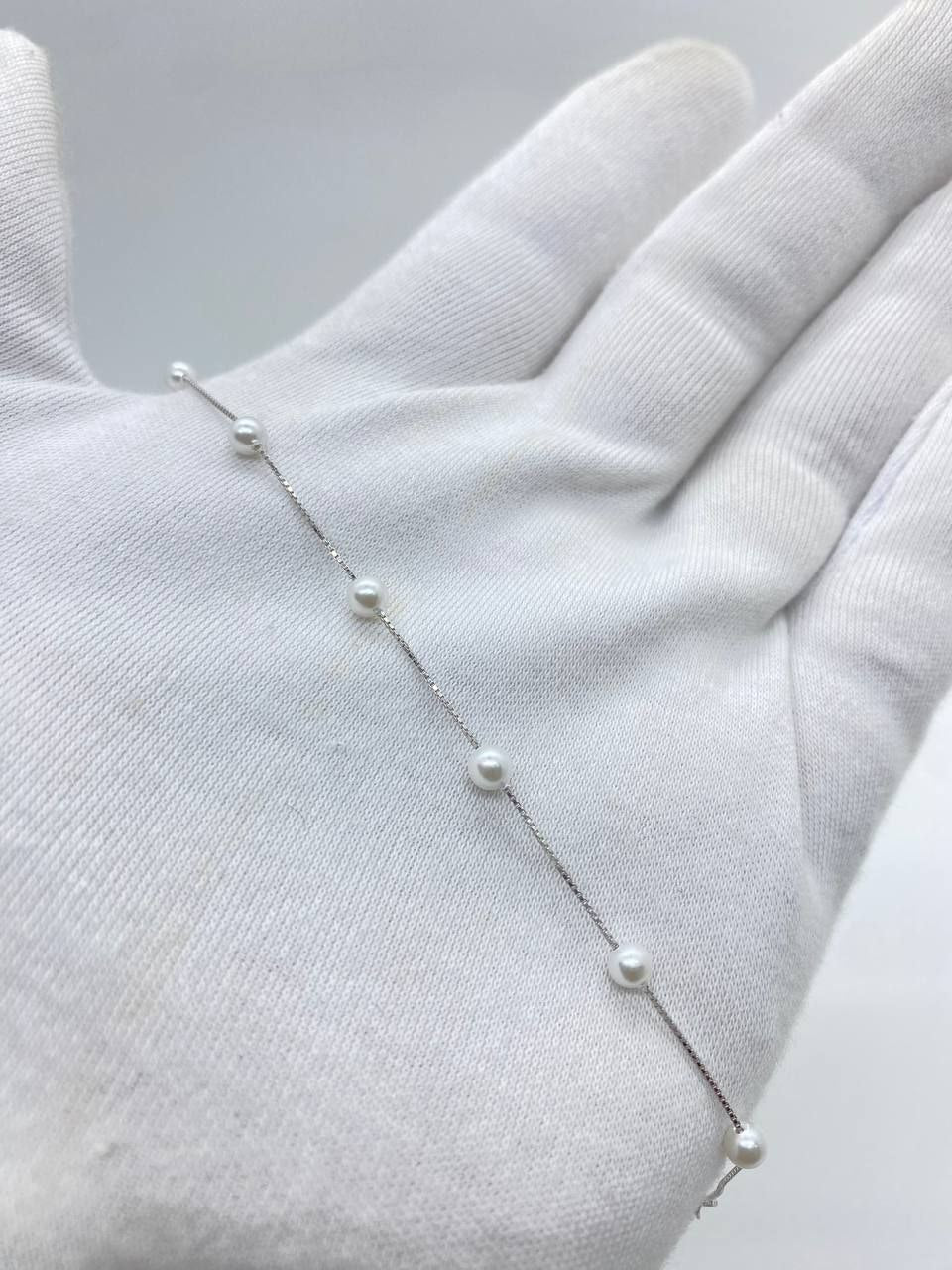 Minimal bead bracelet silver