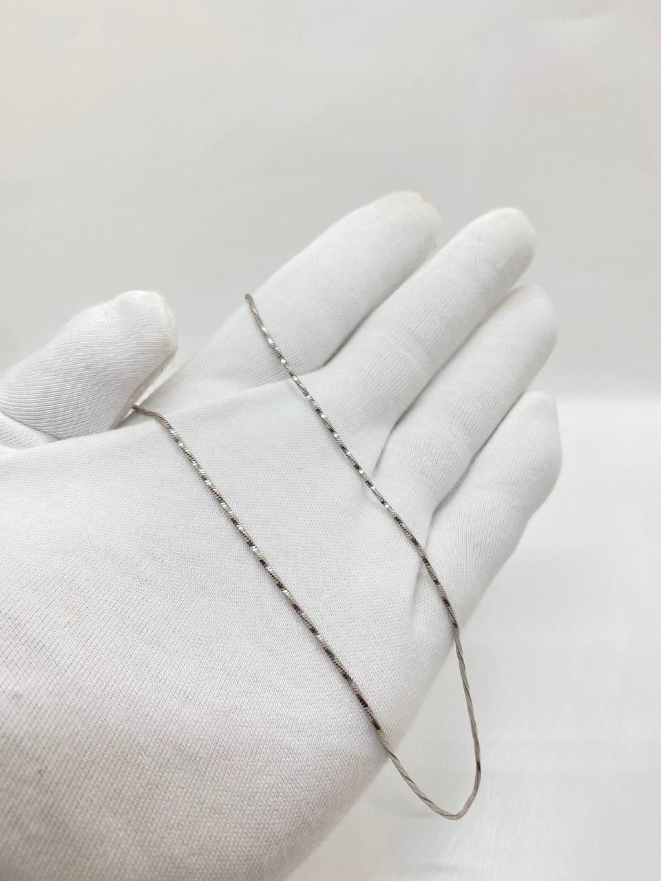 TWISTED CHAIN